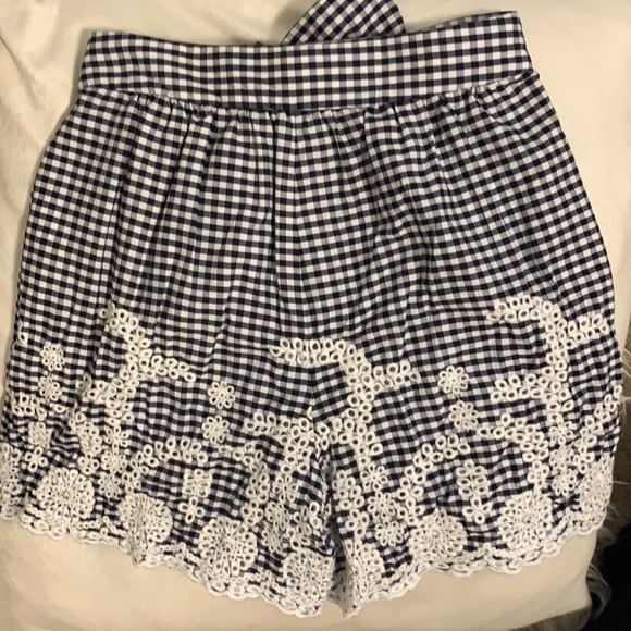 ⭐️Zara High Waisted Gingham and Eyelet Shorts - Picture 5 of 8